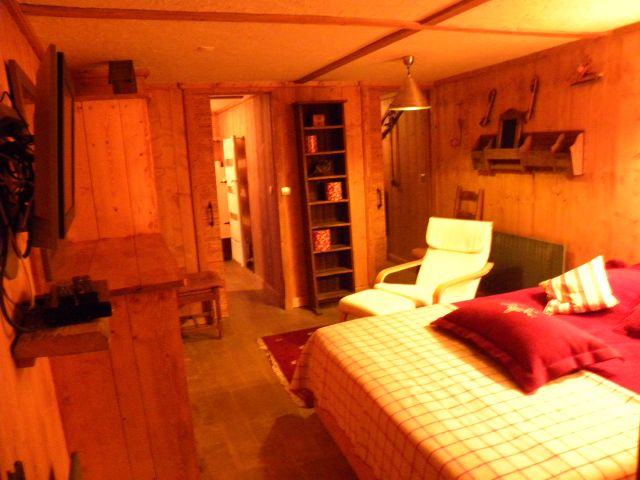 CHAMBRE N°3, 4 COUCHAGES, 1 SALLE D'EAU AVEC TOILETTES